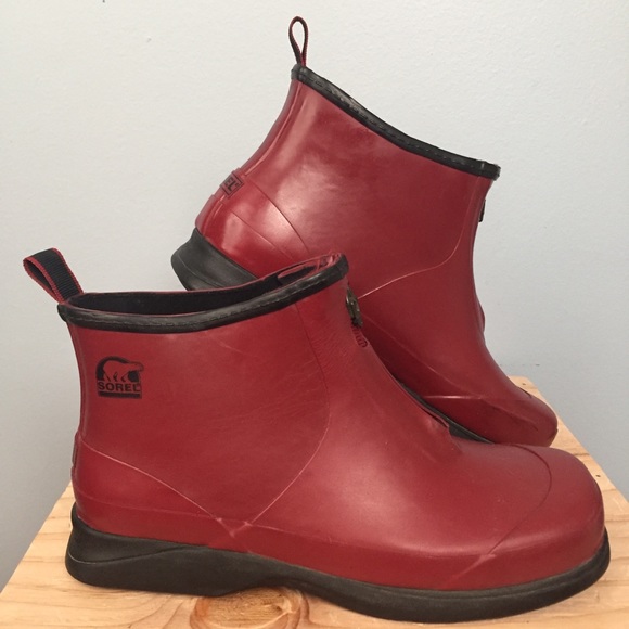 red sorel rain boots